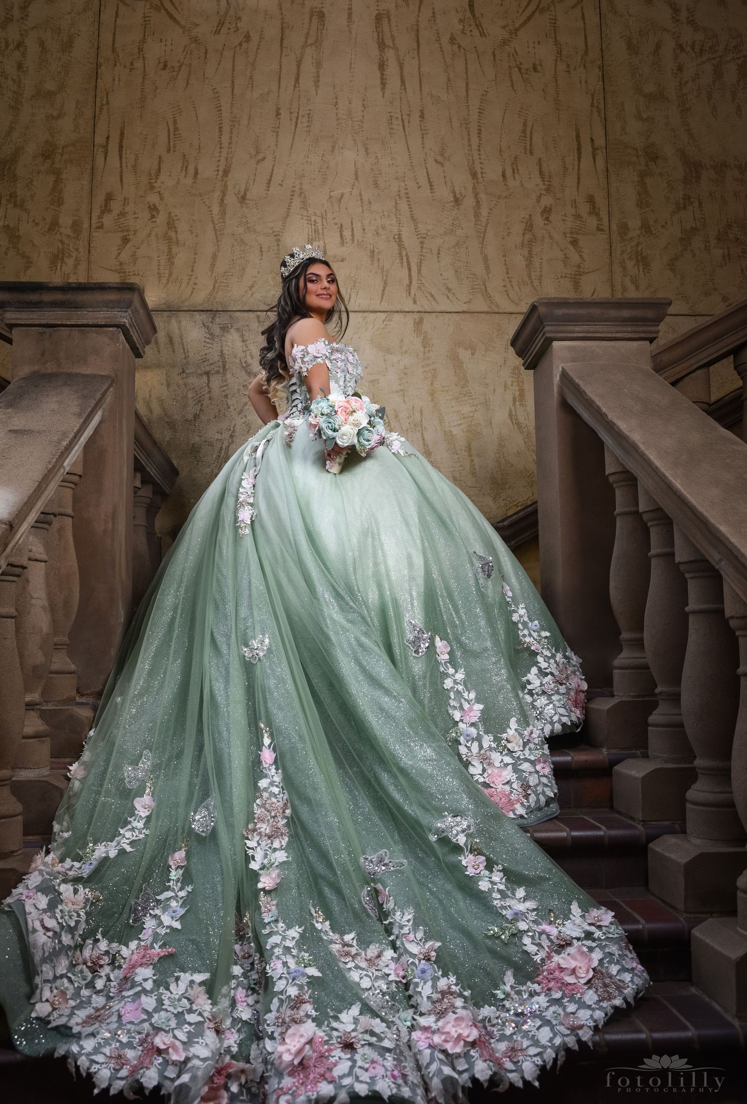 light green quince dress photography photoshoot by fotolilly photography in dallas fort worth texas