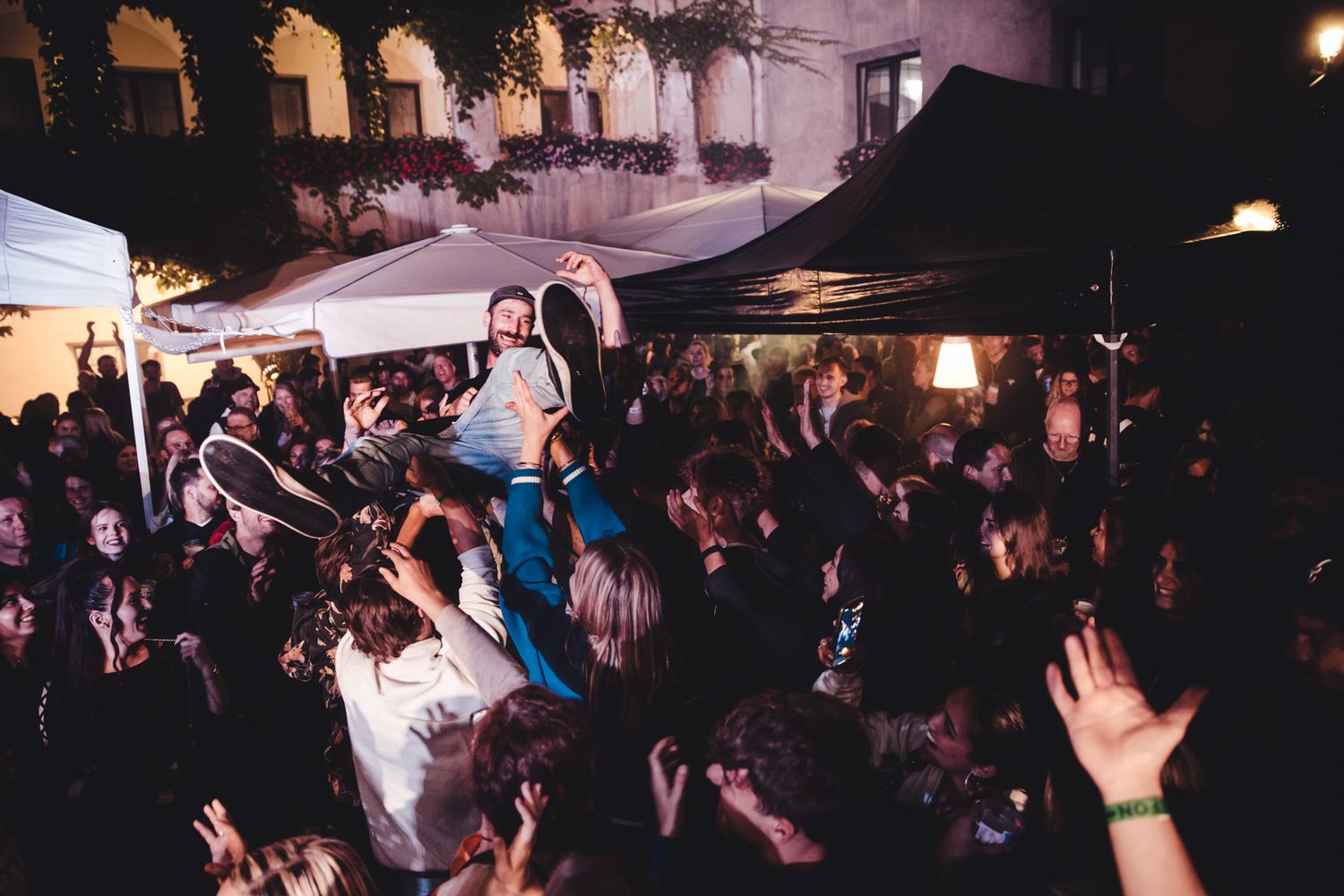 Cotton Underwear, Rockcoverband aus Tirol beim Stadtfest Event in Schwaz,Rathausplatz beim Squaze, Simon Edelbauer