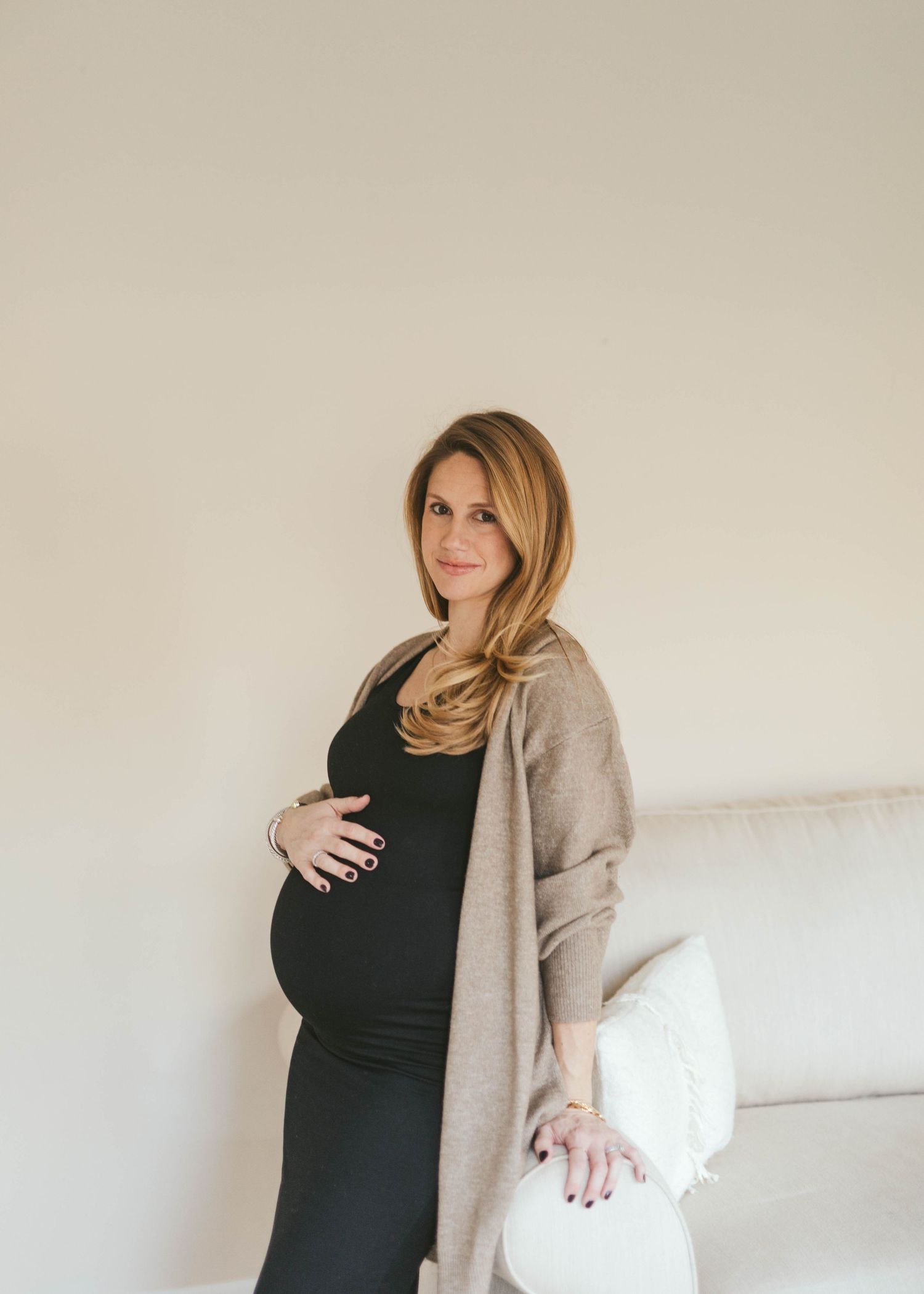 Richmond Virginia photographer Emily Butz M.Photo Lifestyle Maternity Photo Shoot Pregnancy Motherhood