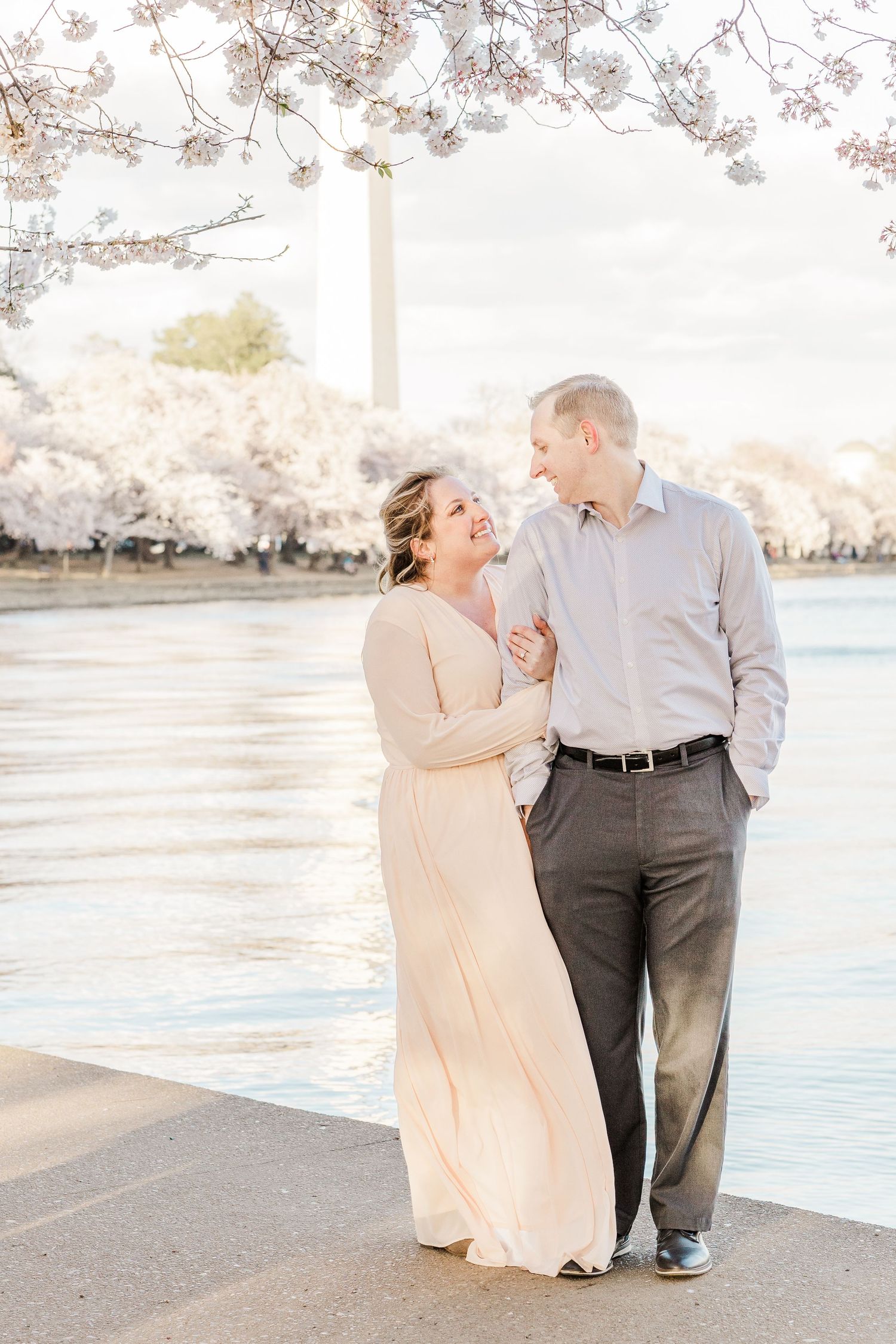 WASHINGTON DC CHERRY BLOSSOM ENGAGEMENT PICTURES