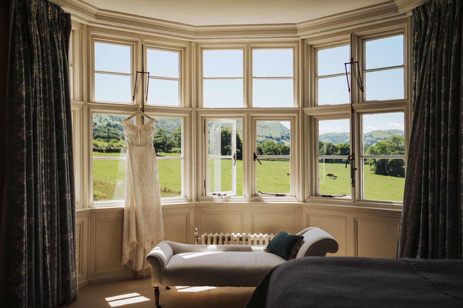 wedding-wales-plas dinam-bride-uk wedding