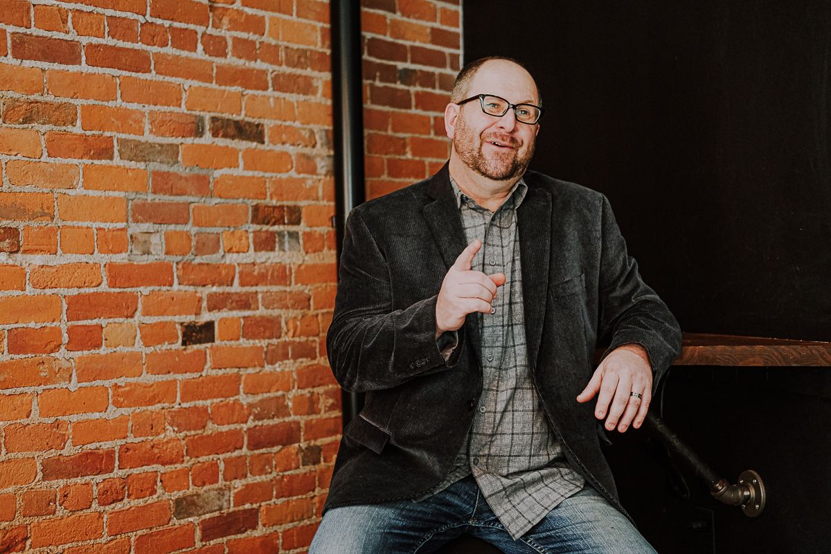 personal-branding-fort-wayne-indiana-photographer-photography-session-portraits-book-1067