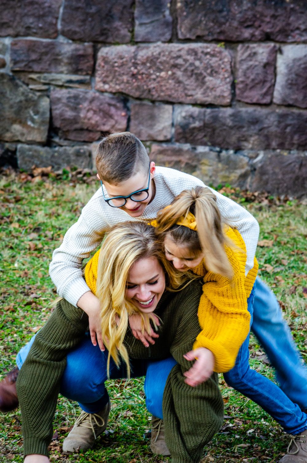 Family - Mom - Kids - Park