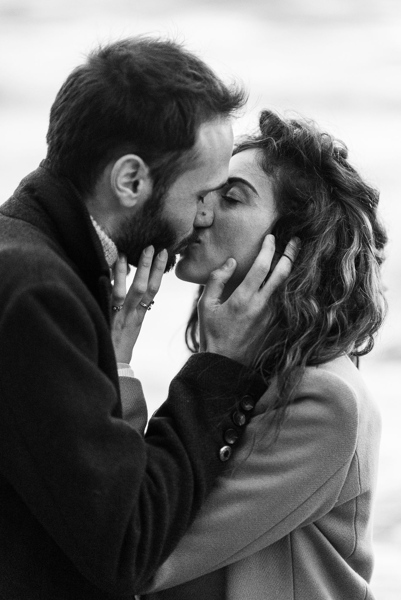 bacio-coppia-bianco-nero-Alassio