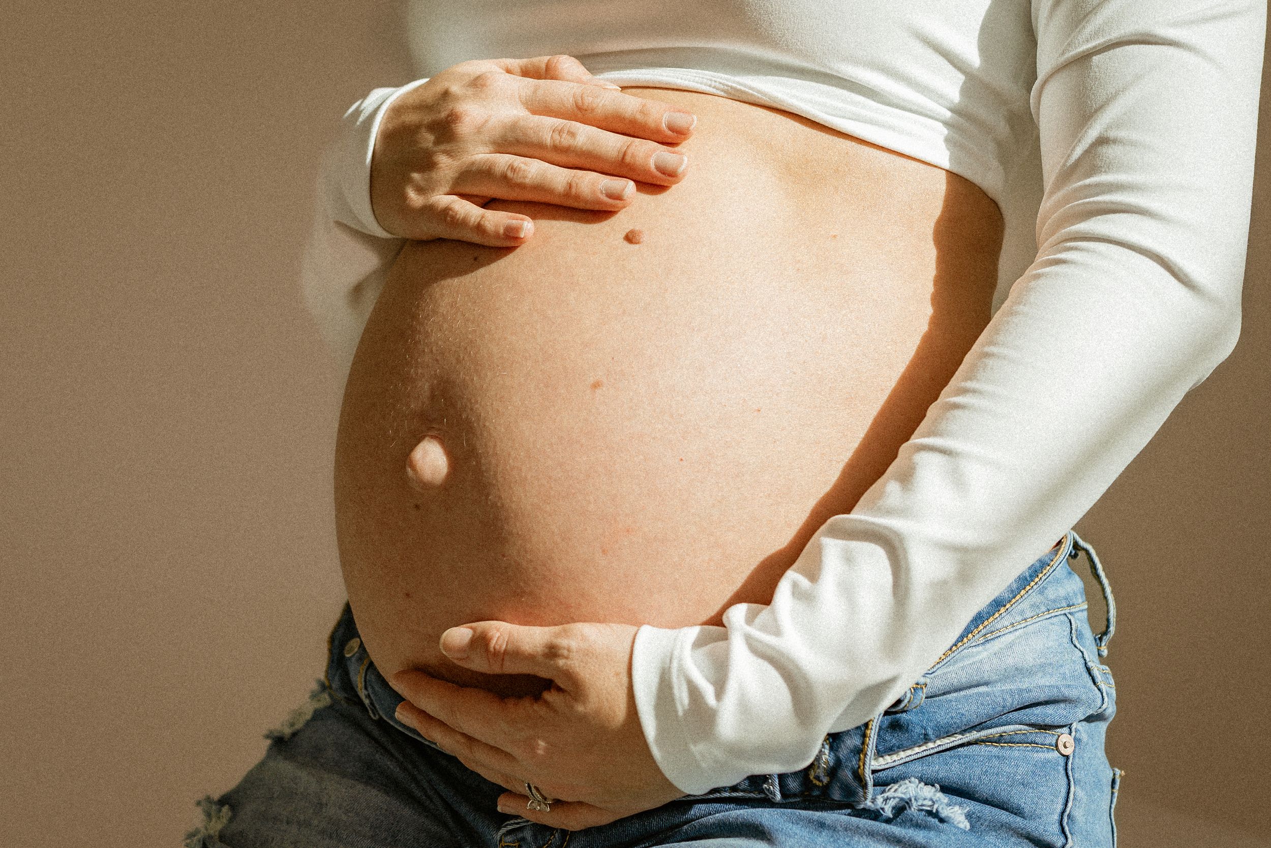 maternity, mom to be, pregnant, retro, vintage, studio session, ann arbor michigan