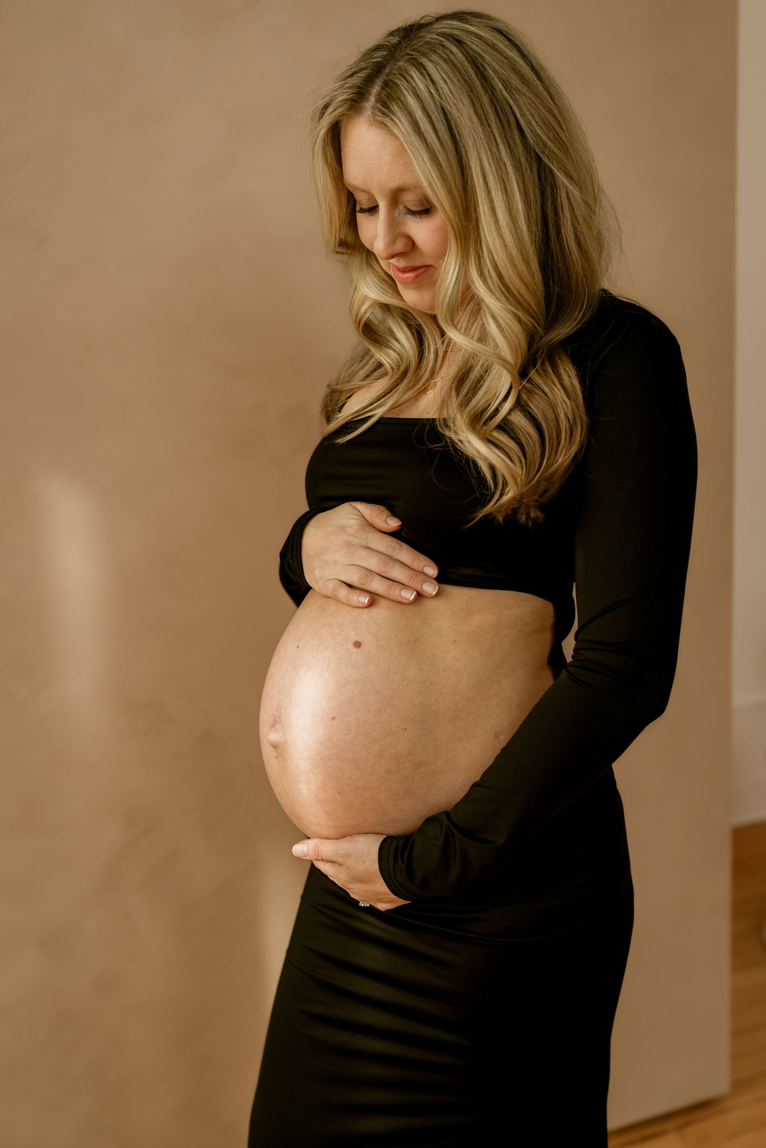 maternity, mom to be, pregnant, retro, vintage, studio session, ann arbor michigan