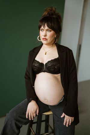 maternity, mom to be, pregnant, retro, vintage, black and white, music, vinyl, record player, studio session