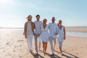 Photo de famille à la plage
Photographe : Solène Dgy Photographe