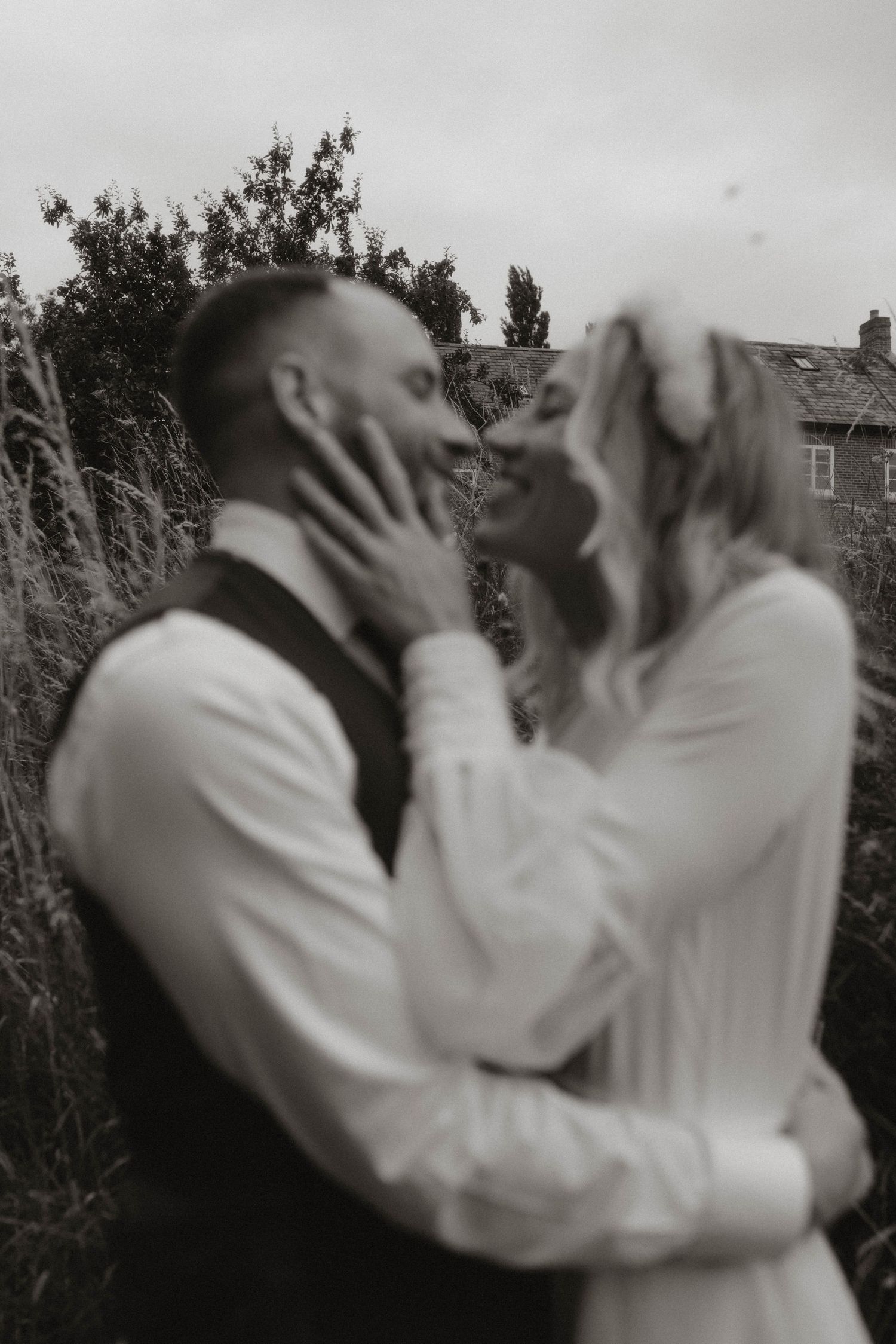 trend out of focus wedding image