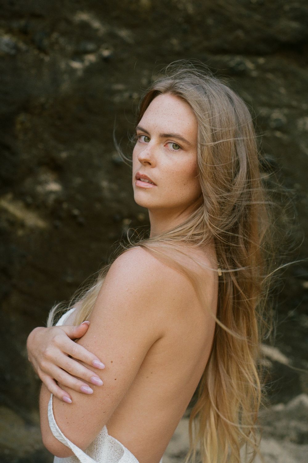 <img src="oahu_film_lifestyle_portrait.jpg" alt="Oahu Film Lifestyle: Timeless moments in Oahu film.">