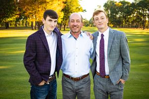 Family session at the Fayetteville Country club in Fayetteville, Arkansas