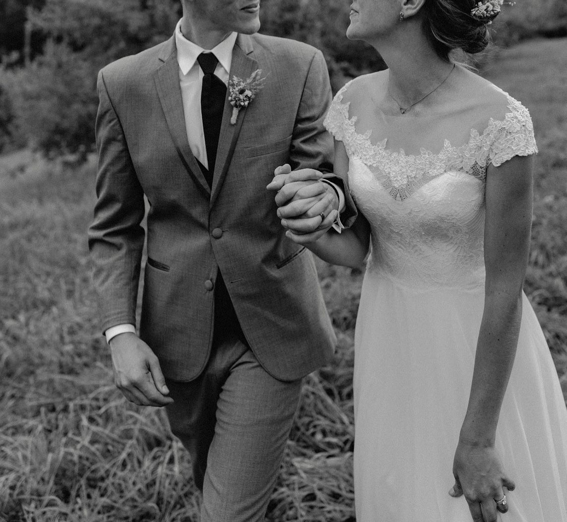 beautiful wedding at a Maine orchard