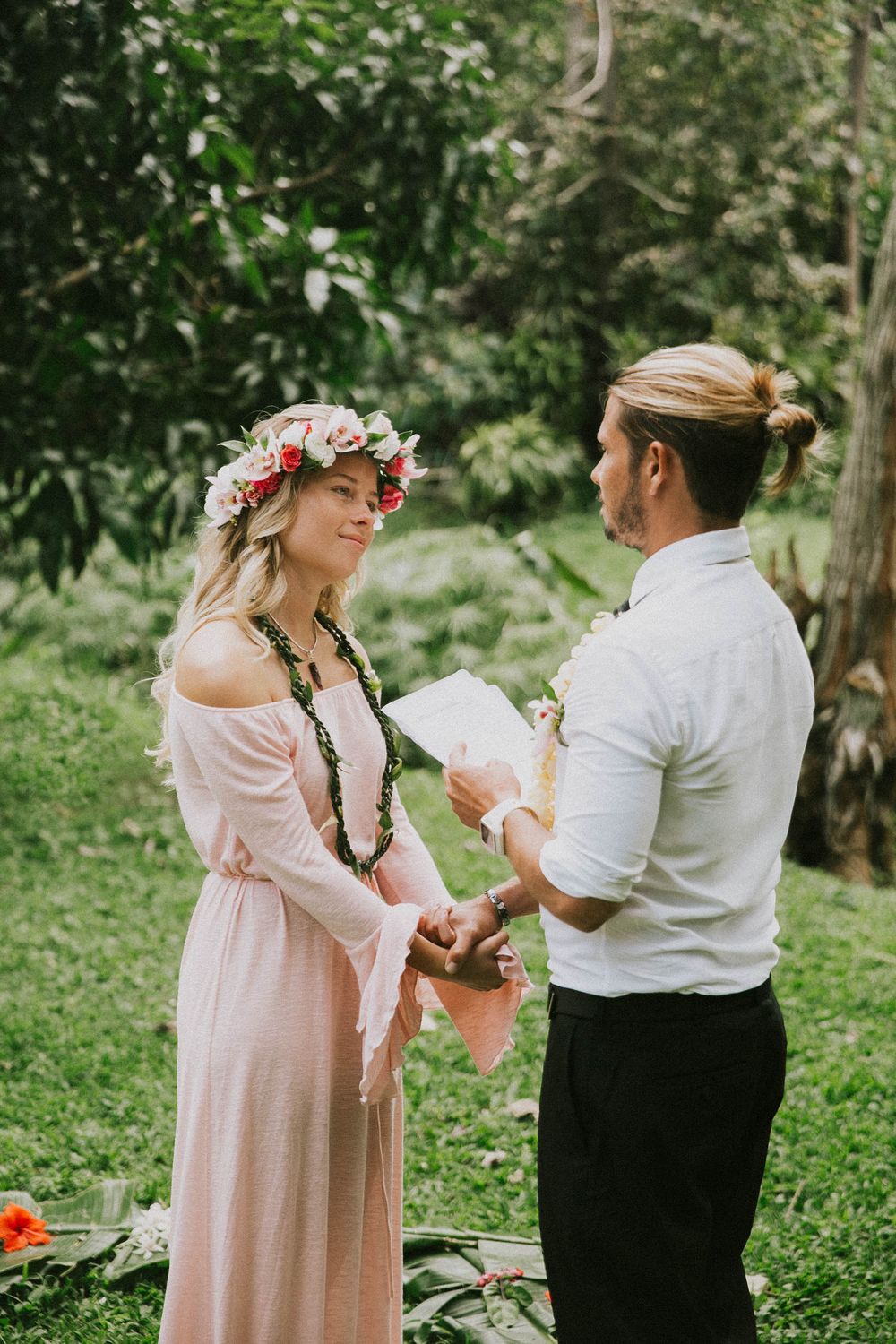 Oahu Wedding Photographer, Hawaii Wedding Photographer,Oahu Elopement Wedding Photographer,North Shore Oahu Photographer