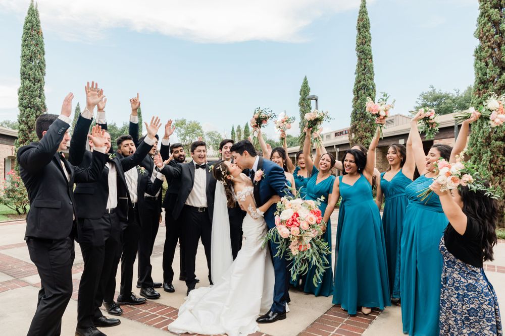 bridal photography, wedding photography, outdoor wedding, wedding floral, bridal party, bridesmaids, groomsmen
