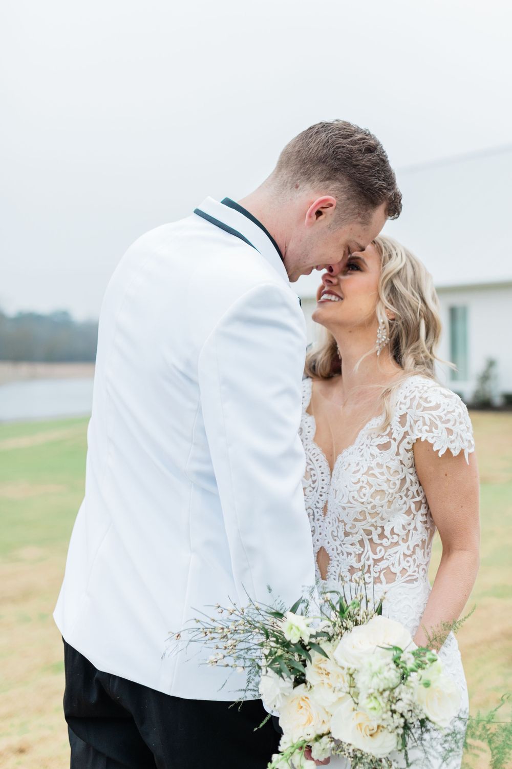 bridal photography, wedding photography, outdoor wedding, wedding floral