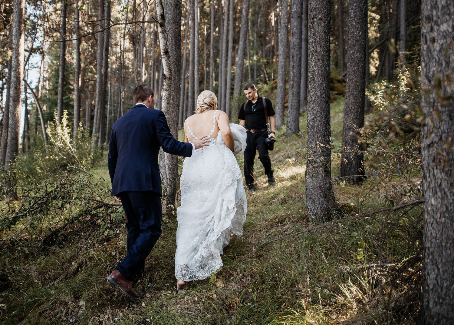 Calgary wedding photographer behind the scenes