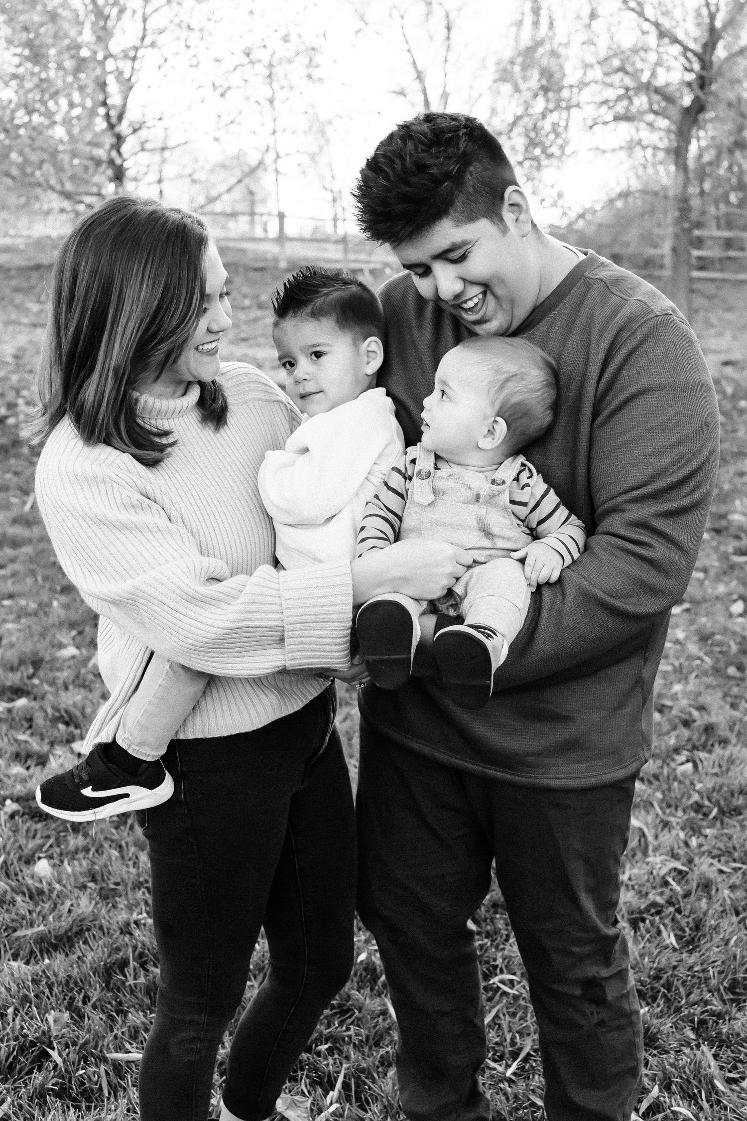 fall session, family session, fall photography, black and white photo, family photo, Utah family session, Utah family