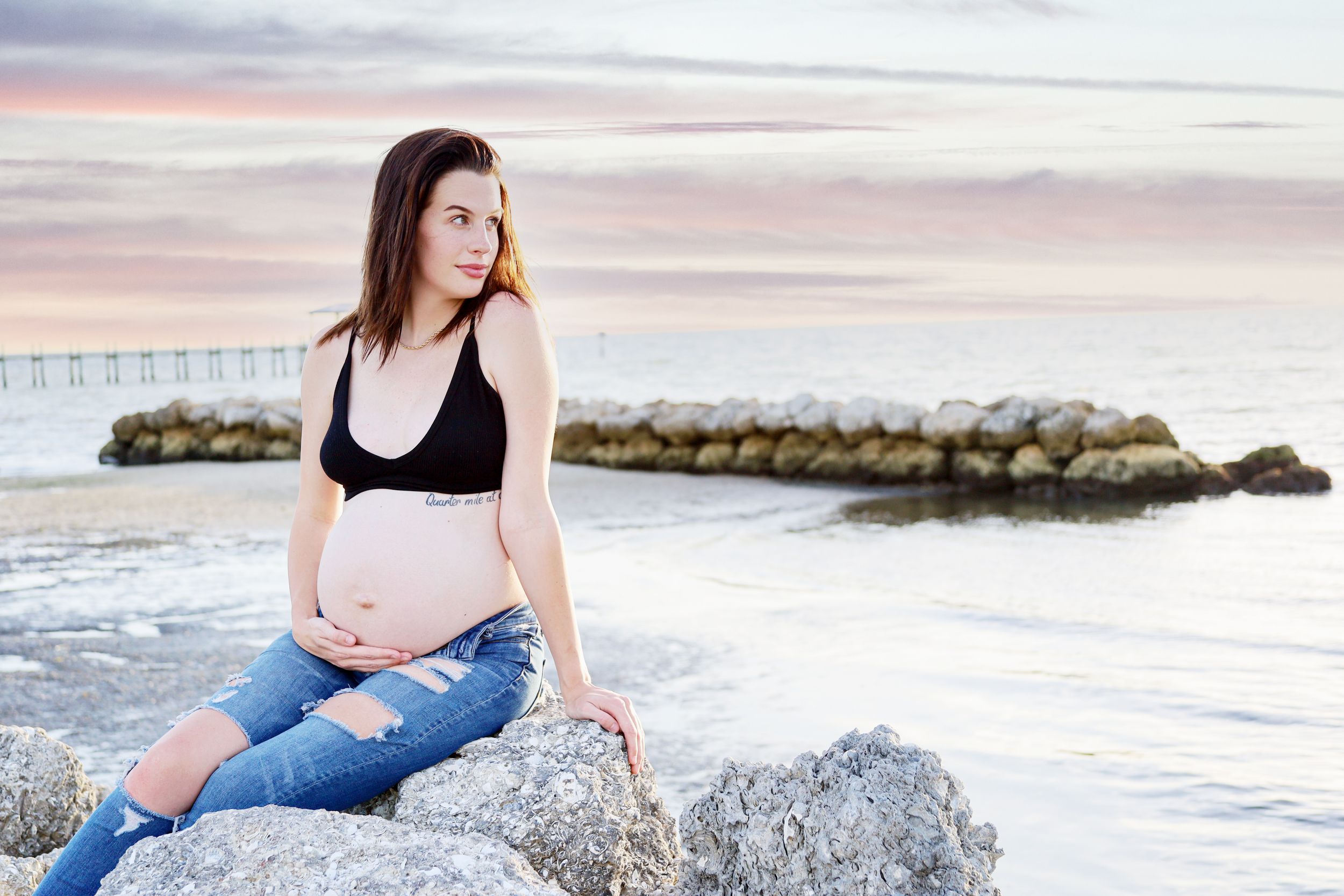 PHOTOGRAPHER VALRICO FLORIDA MATERNITY PHOTOS BABY BUMP PREGNANCY PICTURES
