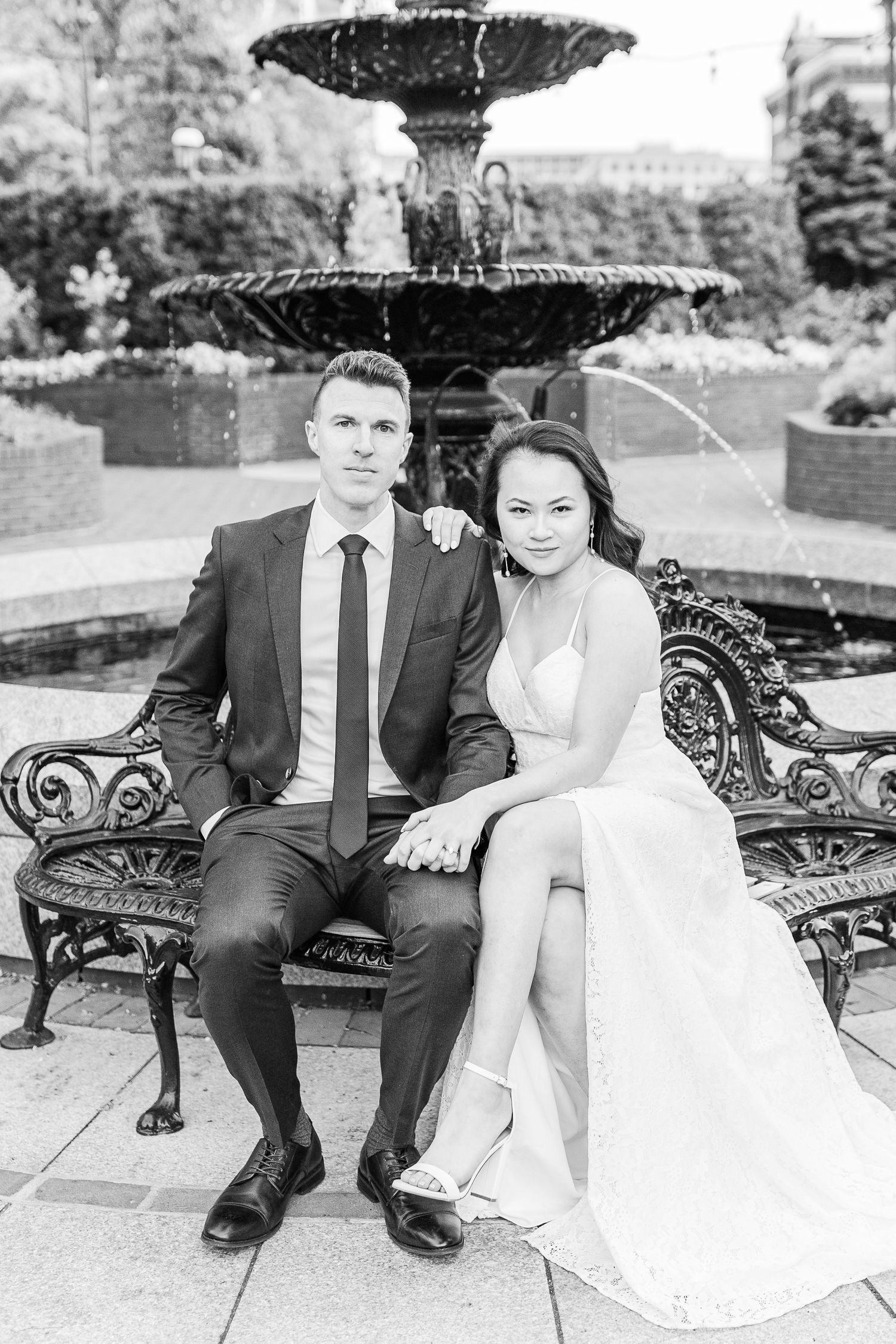 MOONGATE GARDEN WASHINGTON DC ENGAGEMENT PICTURES