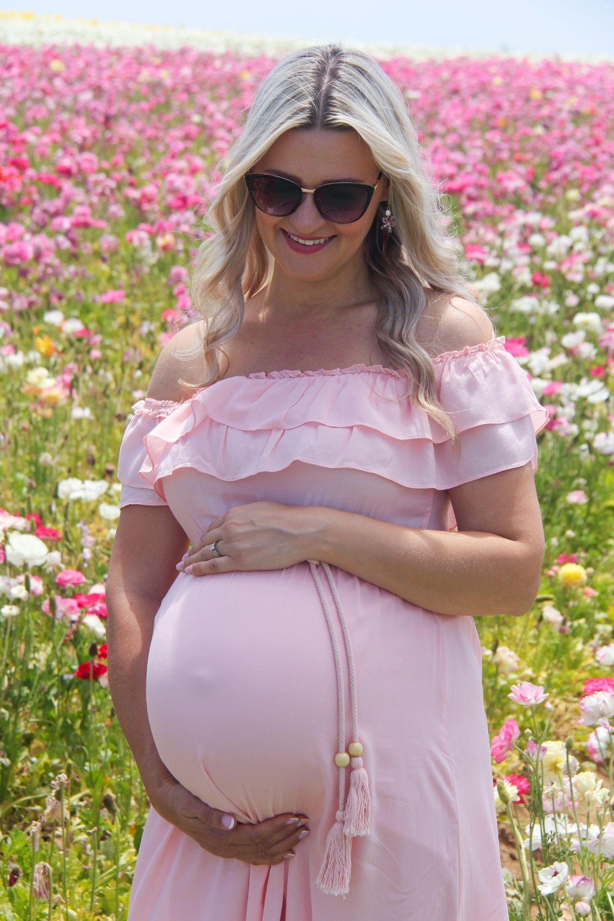 maternity photo at the Carlsbad flower fields