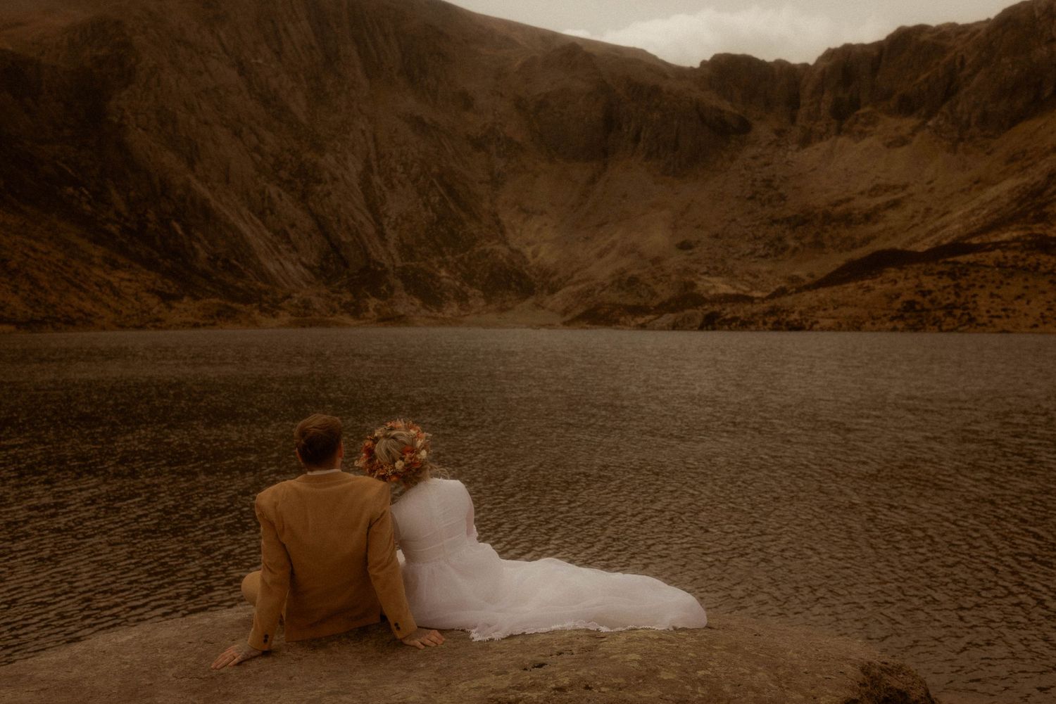Ogwen valley elopement snowdonia bride and groom north wales
