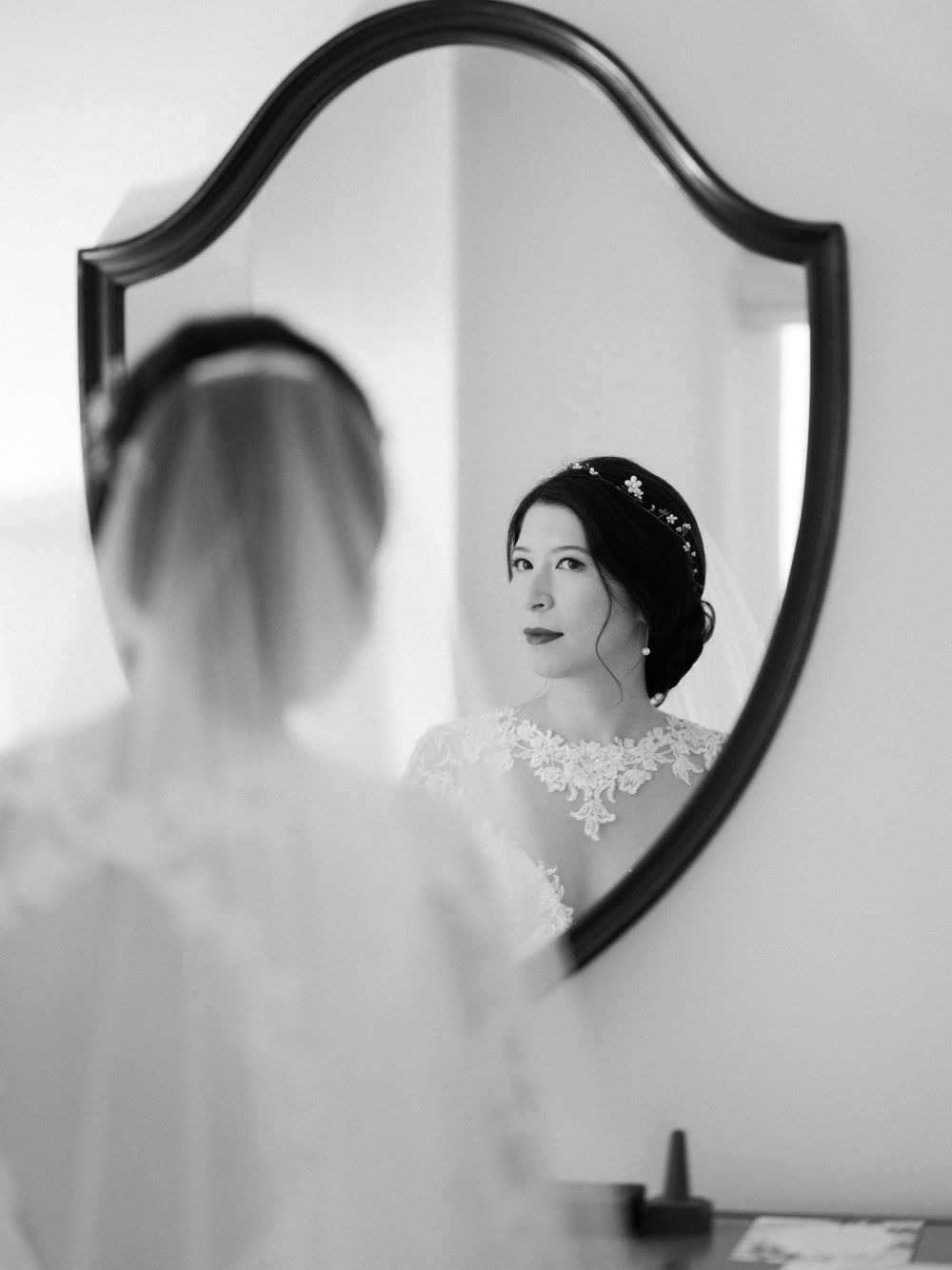 wedding bride getting ready photos