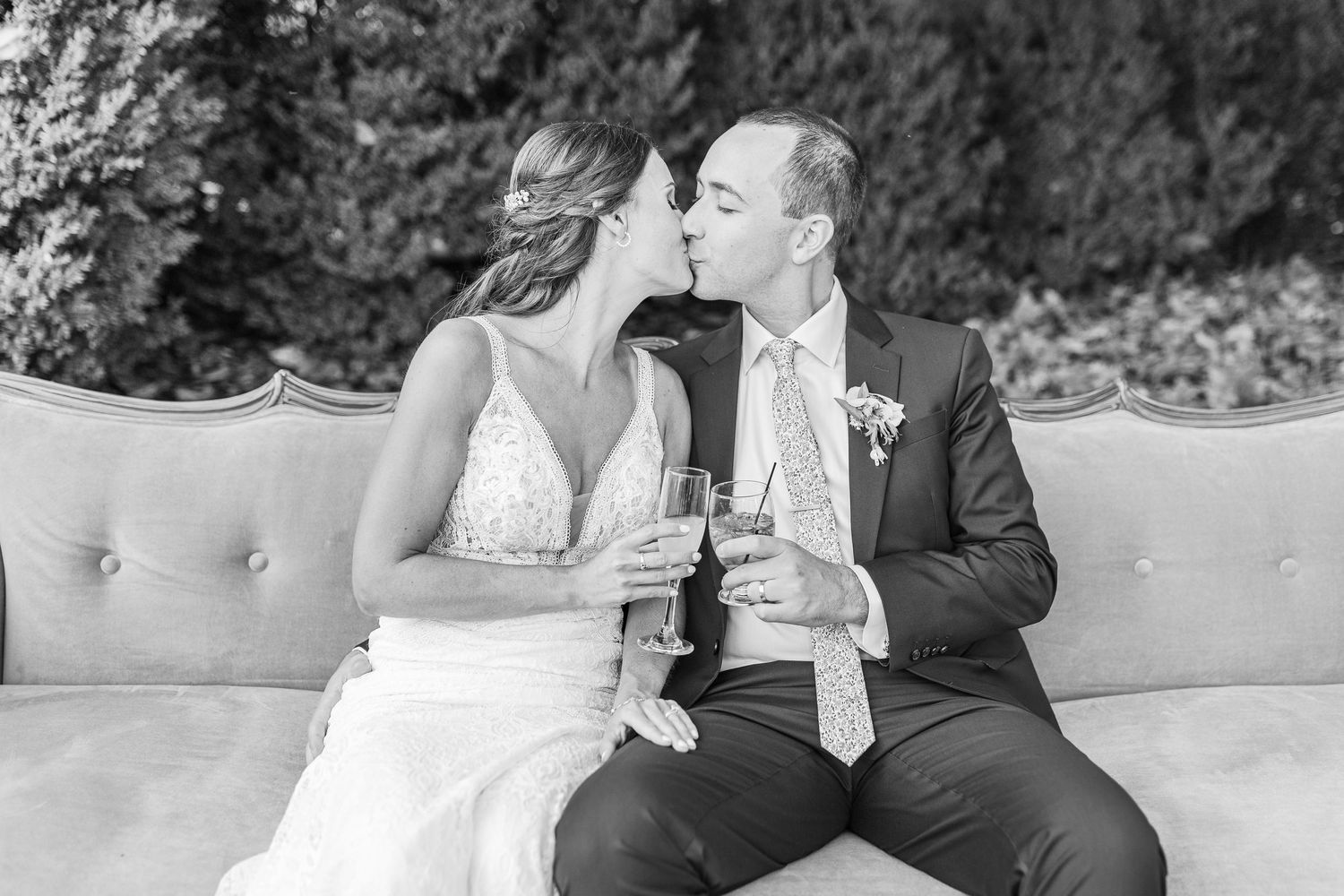 RUST MANOR HOUSE LEESBURG VIRGINIA WEDDING PICTURES BRIDE GROOM