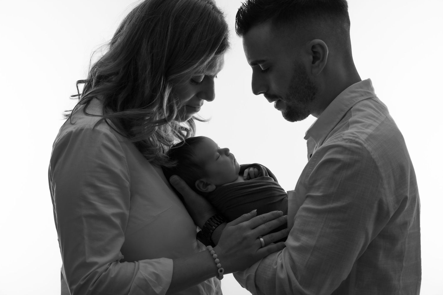 Photo nouveau-né studio Neuchâtel – Des images douces et délicates de votre petit trésor