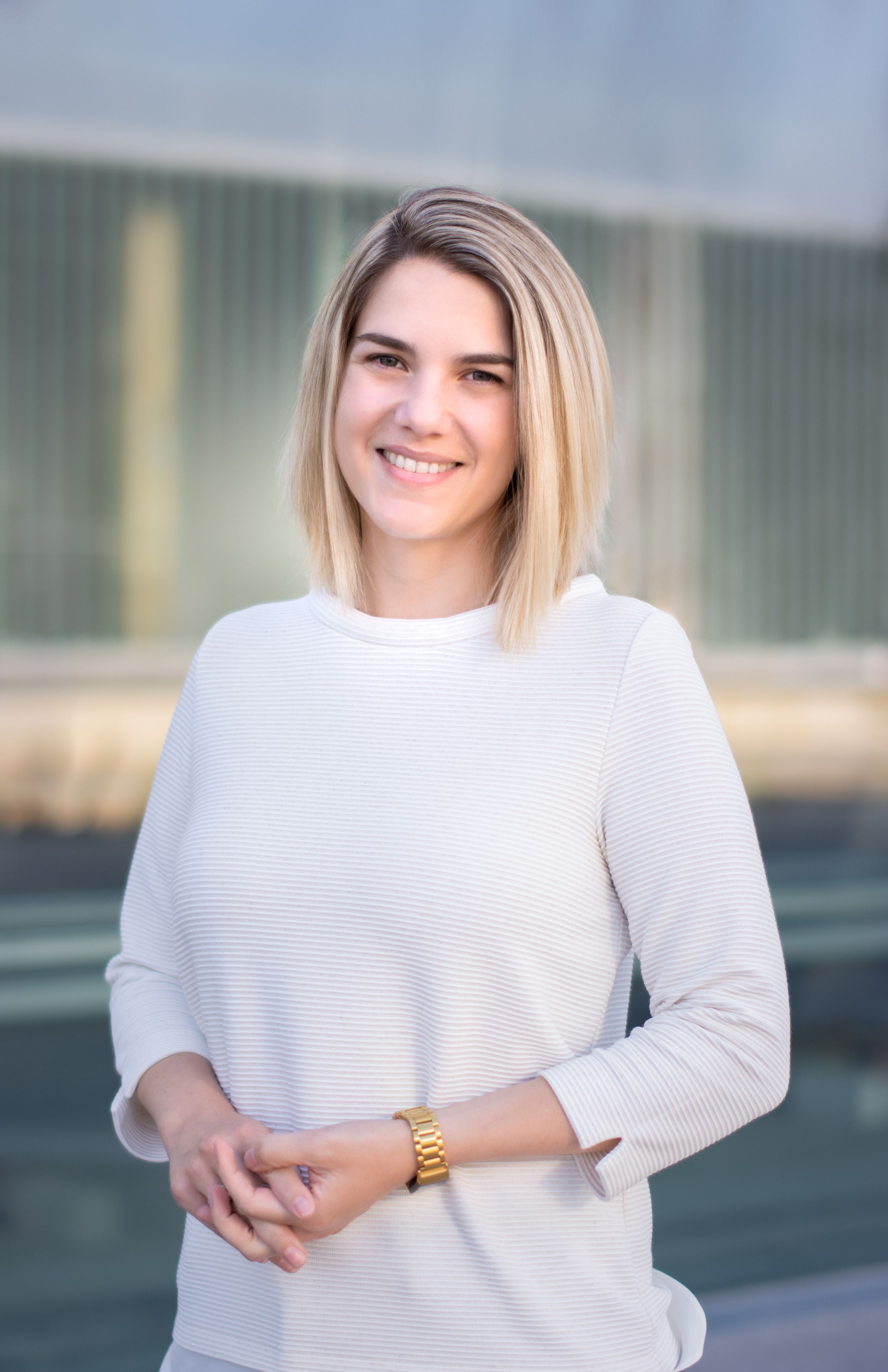 Business Portrait Frau draußen