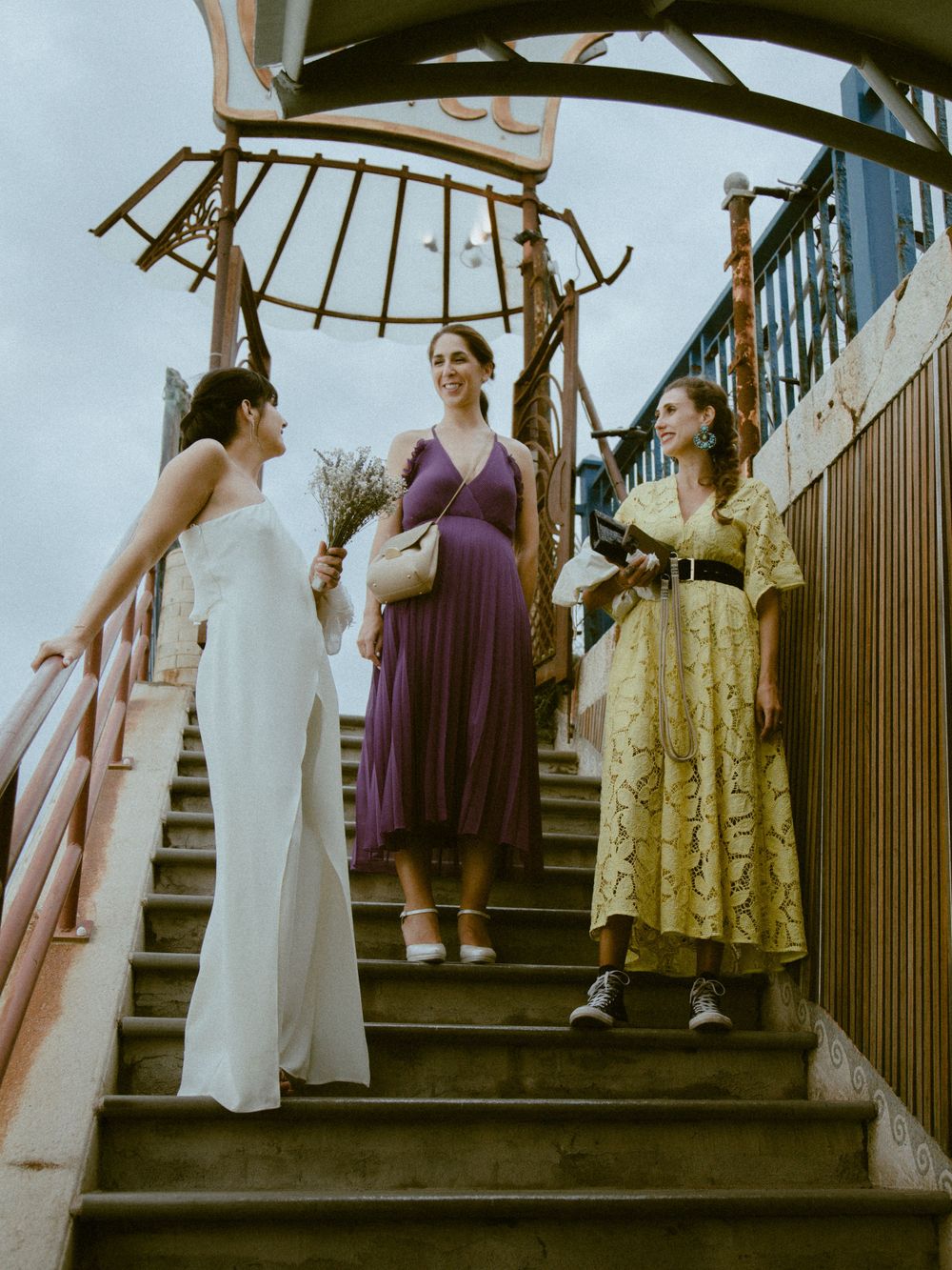 Découvrez le mariage de Margaux & Alexandre. De la mairie de Nice, à la promenade des anglais, puis à l'emblématique Castel Plage