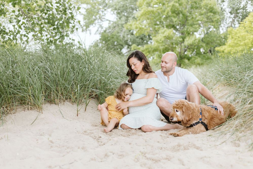 Wilmette beach photography session with an expecting family