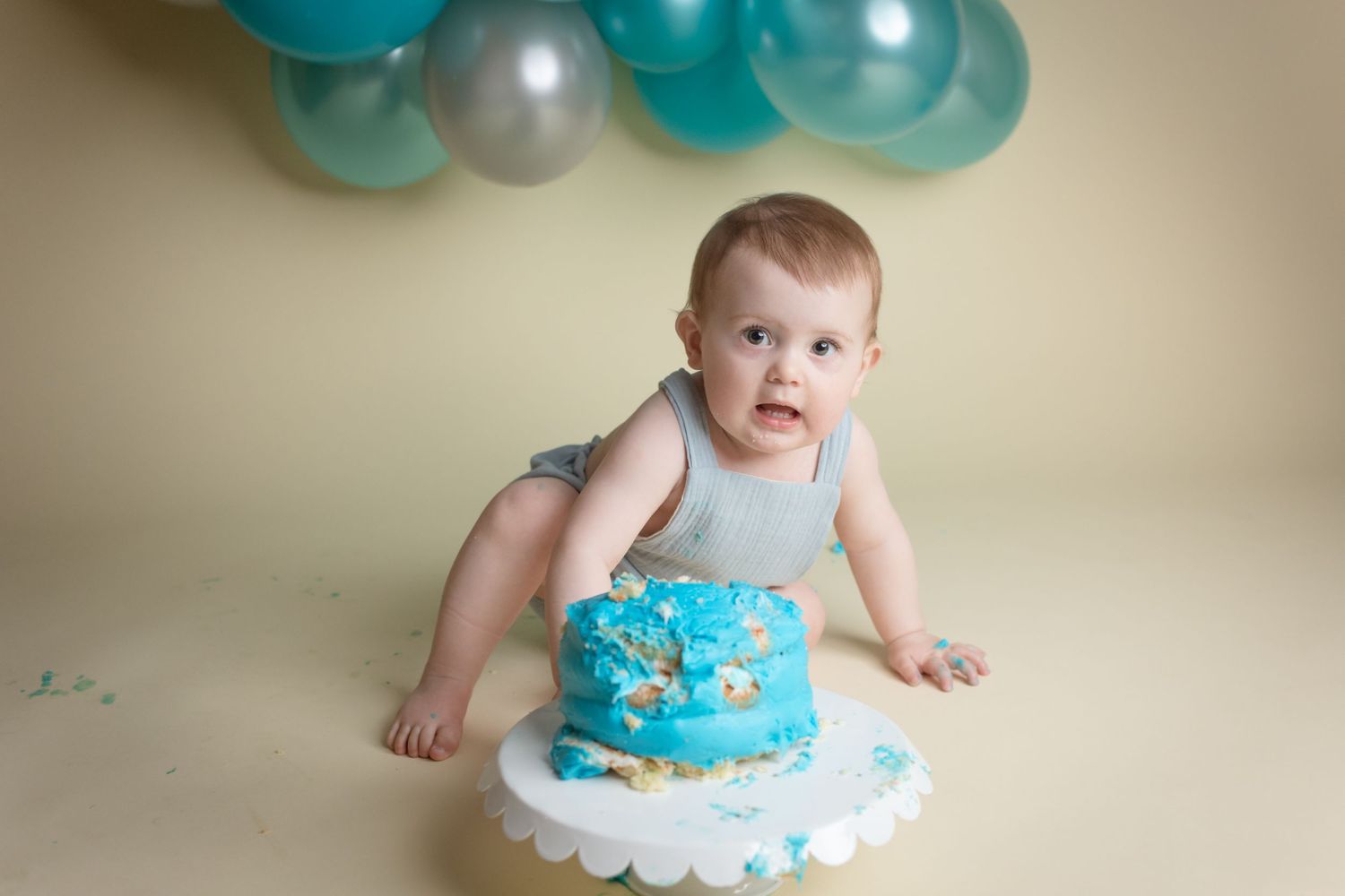 Milton Cake Smash Photographer. Cake Smash, Milton Ontario. Smile On Photography