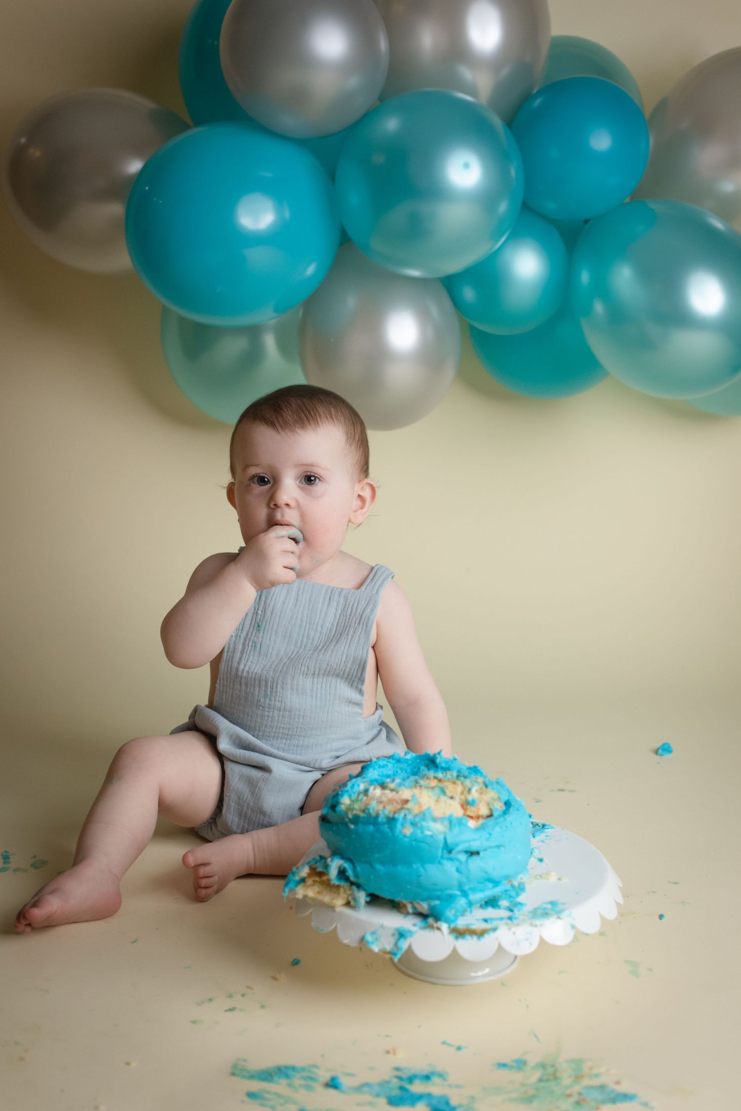 Milton Cake Smash Photographer. Cake Smash, Milton Ontario. Smile On Photography