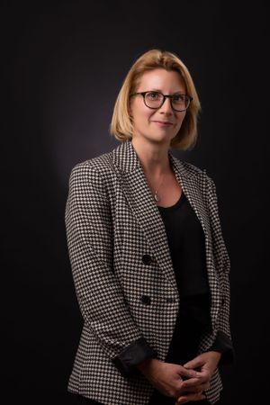 Portrait professionnel en studio à Neuchâtel – Idéal pour CV, LinkedIn ou site d'entreprise