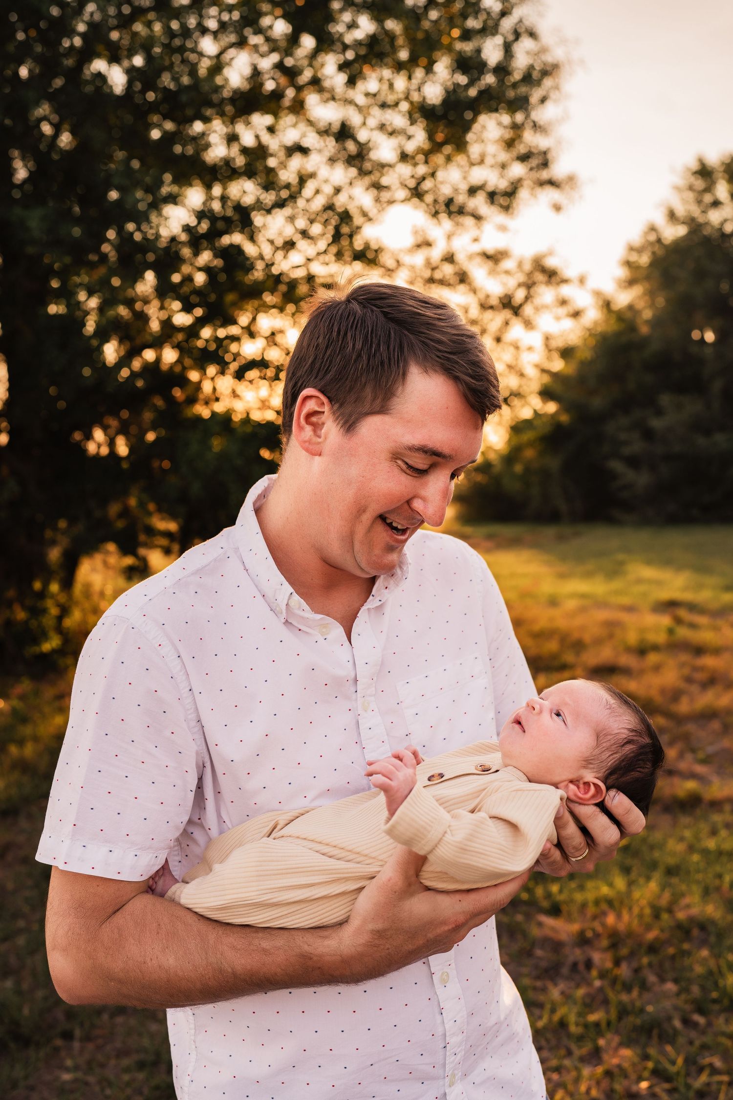 Tampa Outdoor Newborn Photographer