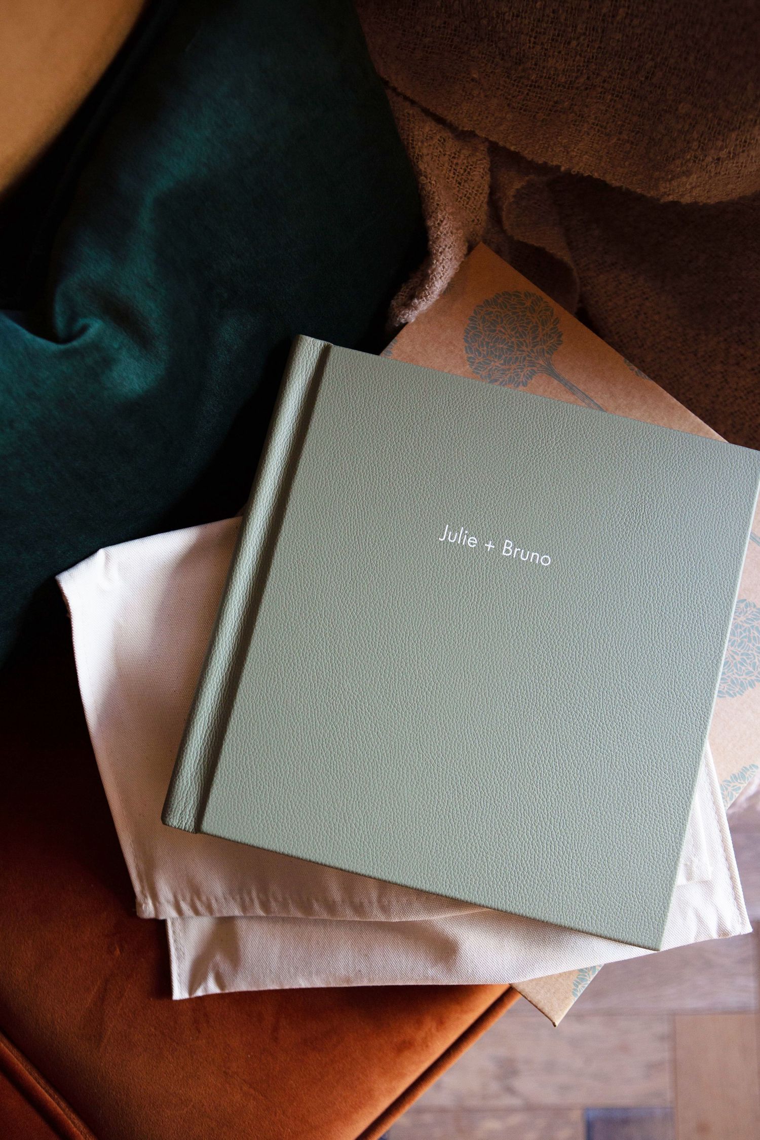 Personalised wedding album with leather cover
