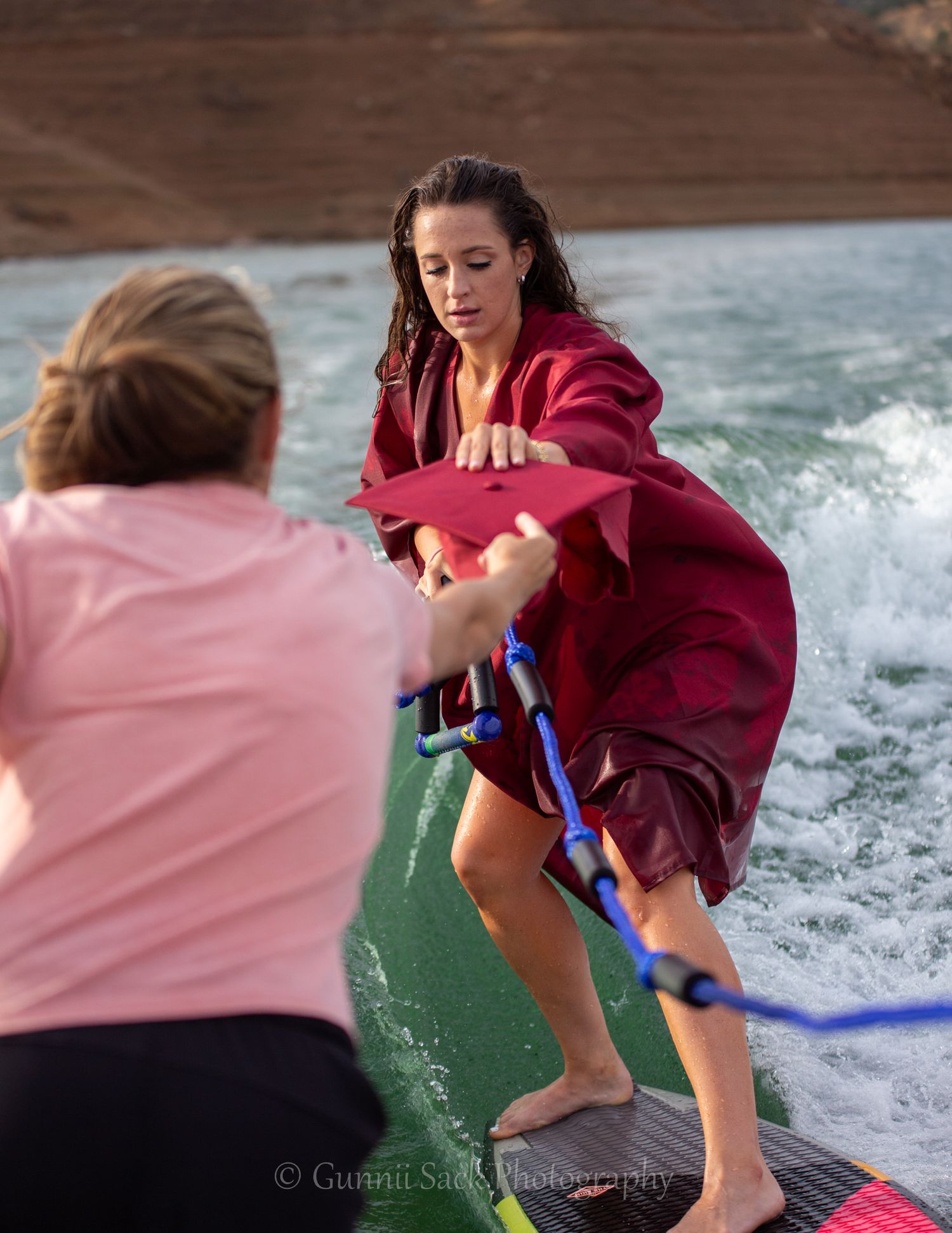 gunnii sack photography, graduation photo surfing, lake shoot, class of 2022, calaveras