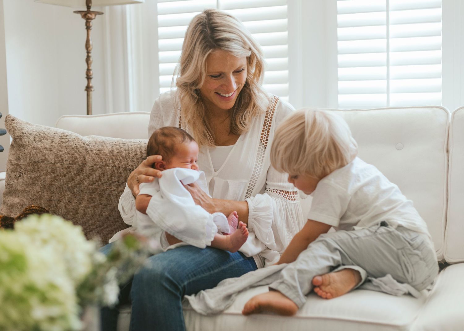 newborn lifestyle photography photo baby motherhood Richmond Virginia Emily Butz M.photo package maternity