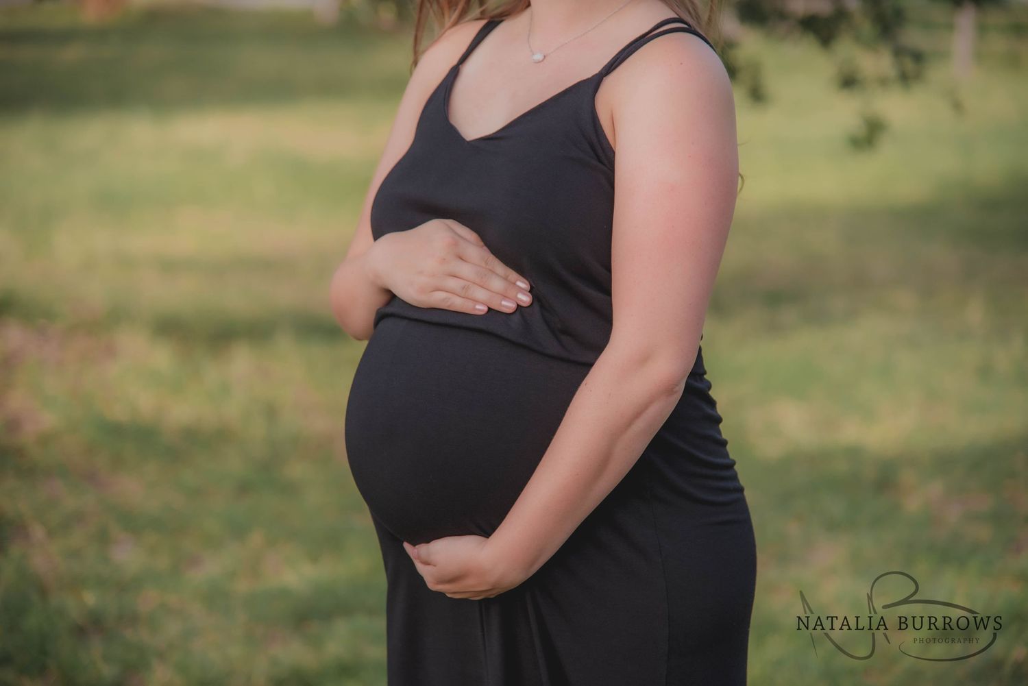 Maternity Photoshoot Session at Walnut Creek Metropolitan Park in Austin, Texas