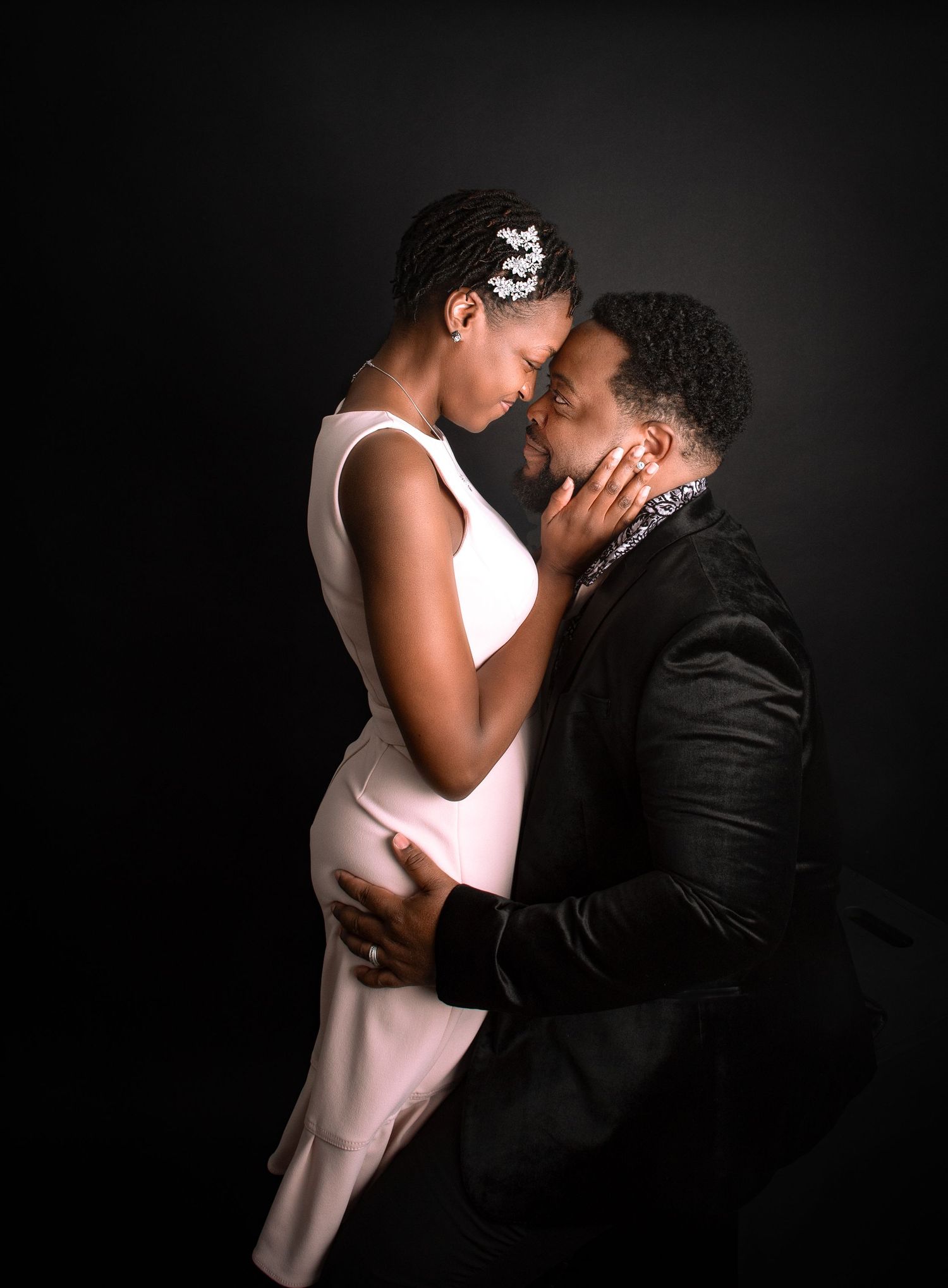 Oshi Medlin Photography | Nashville TN | Maternity newborn Portrait Photography | Studio Couple