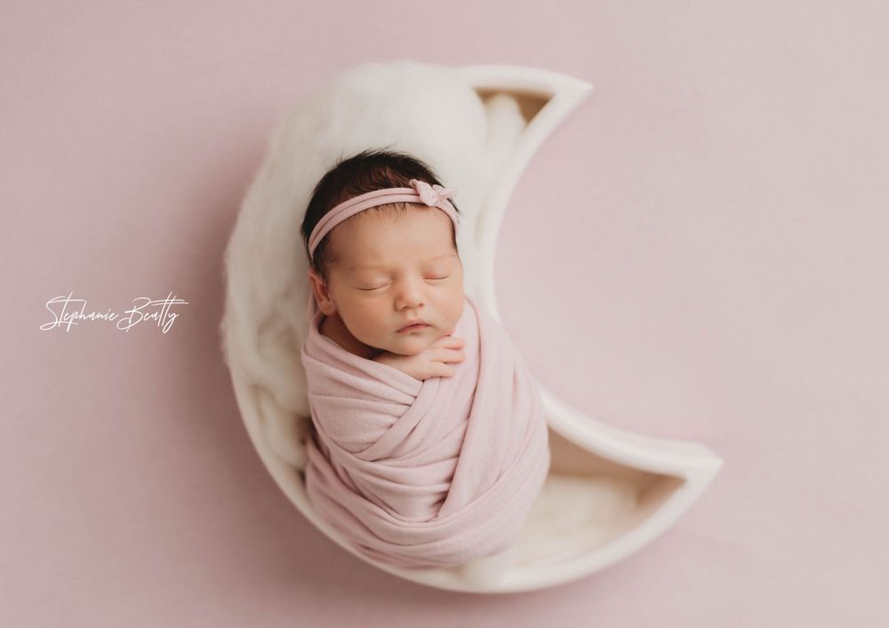 NEWBORN PHOTOGRAPHER DELCO