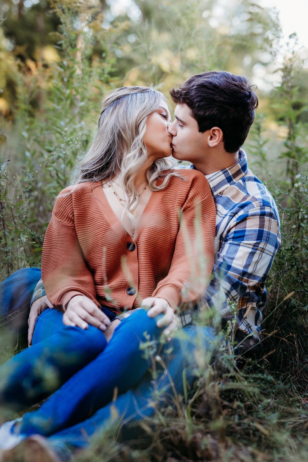 couple photography photo shoot sage and ivy studio Kent park Oxford Iowa midwest corridor Iowa
