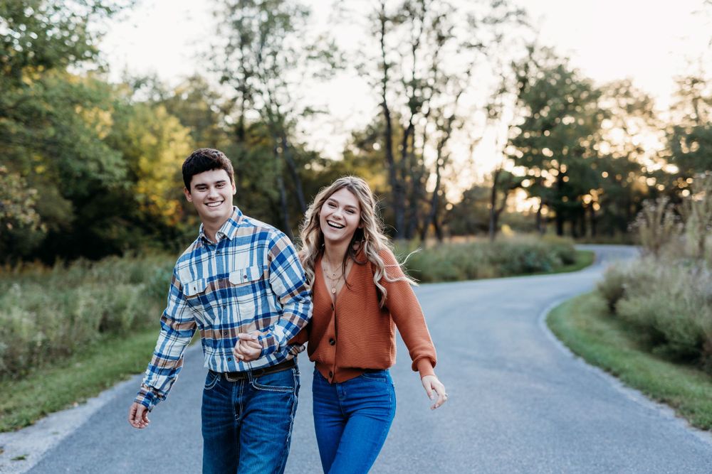 couple photography photo shoot sage and ivy studio Kent park Oxford Iowa midwest corridor Iowa