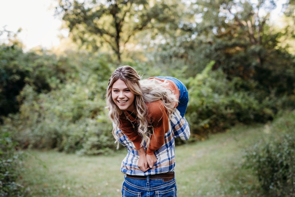 couple photography photo shoot sage and ivy studio Kent park Oxford Iowa midwest corridor Iowa