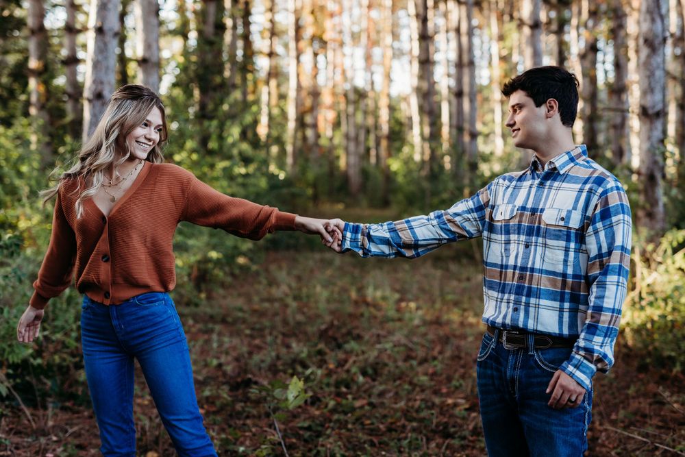 couple photography photo shoot sage and ivy studio Kent park Oxford Iowa midwest corridor Iowa