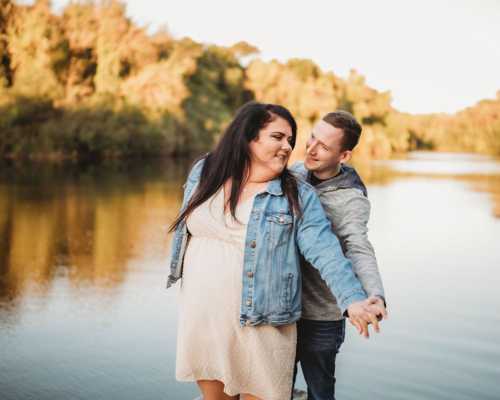 engagement photo, sunset, golden hour