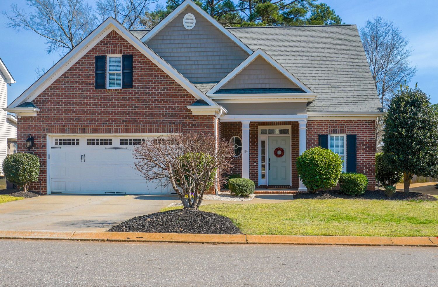 Ready to sell your home? Professional pictures sell a home a lot faster. Book with Taylor Renee Photography.