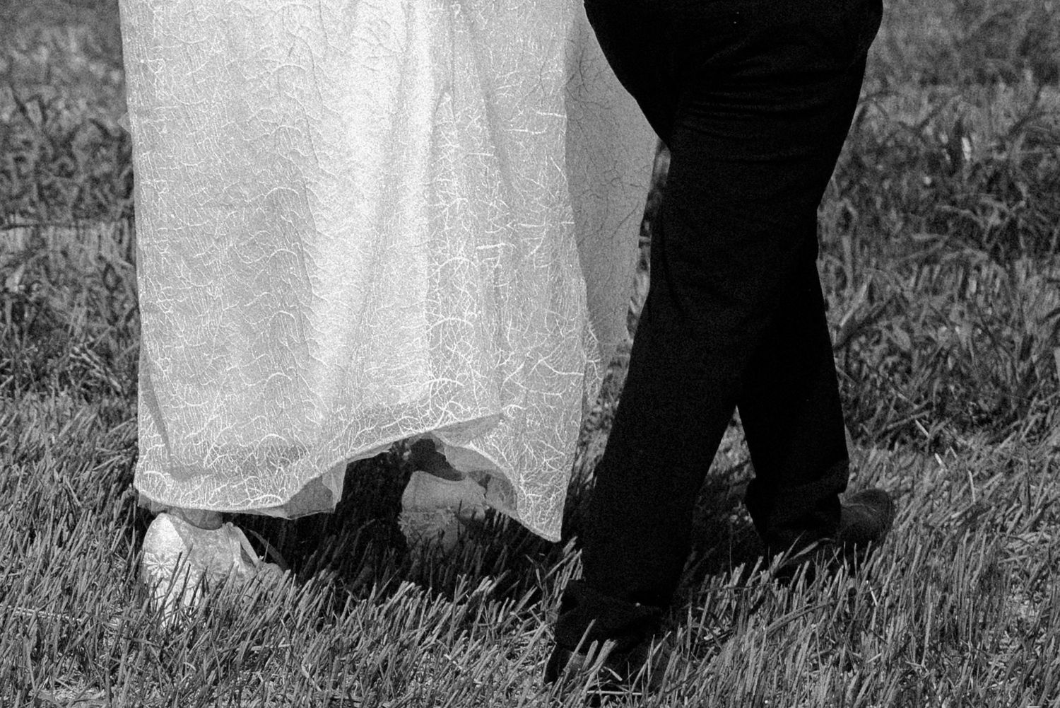 пъуващ сватбен фотофраф, сватбена фотосесия, ритуал, булка, младоженец, влюбени, любов, Русе, традиционна, ритуал снимки