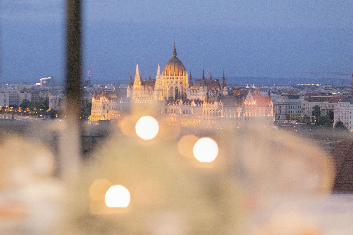 arany-bastya-views-over-budapest-romantic-wedding-venue-with-panorama-of-danube-parliament-and-cityscape.jpg
