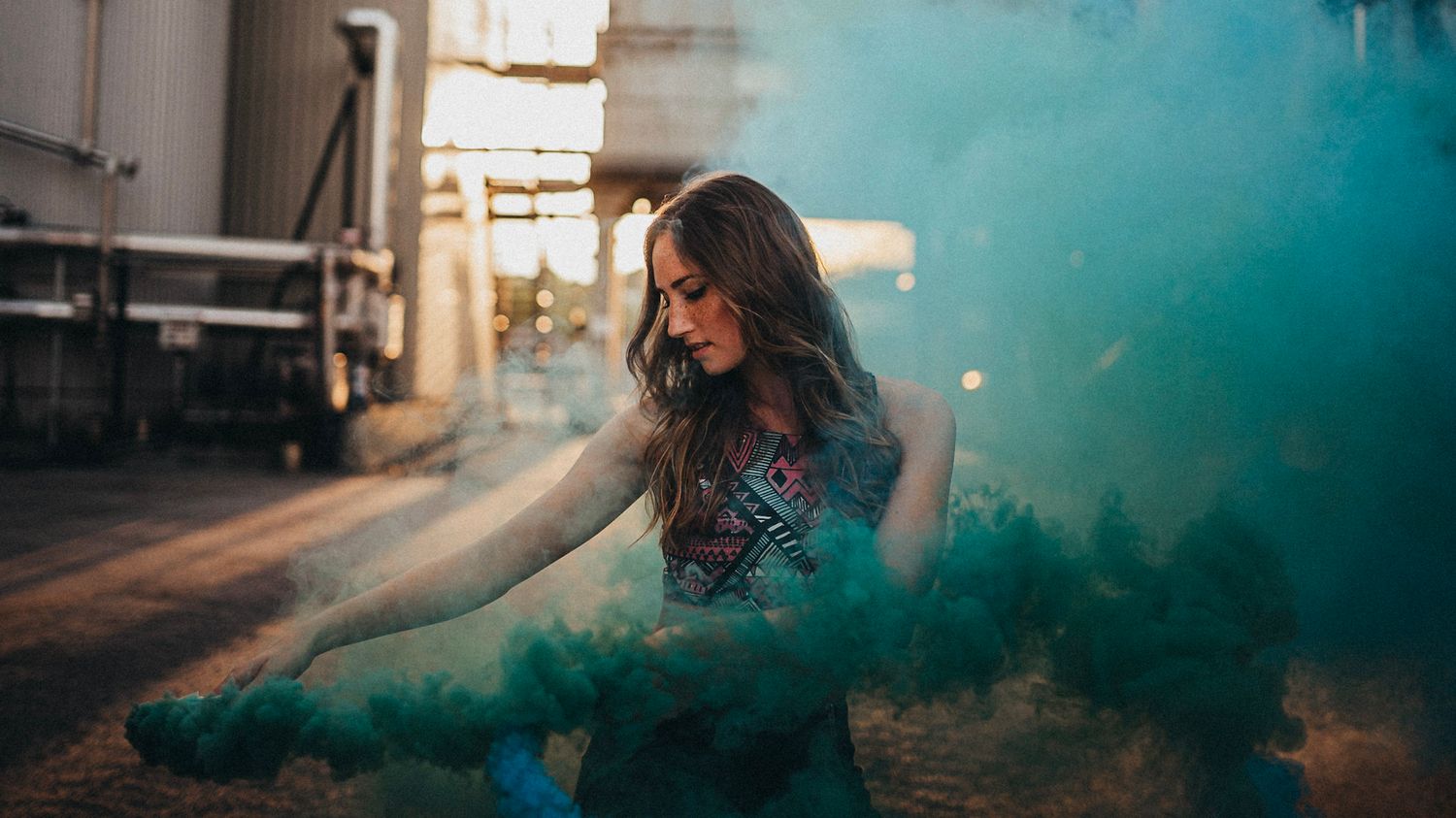 Julia im Rauch Smoke Fotografie Aufnahme
